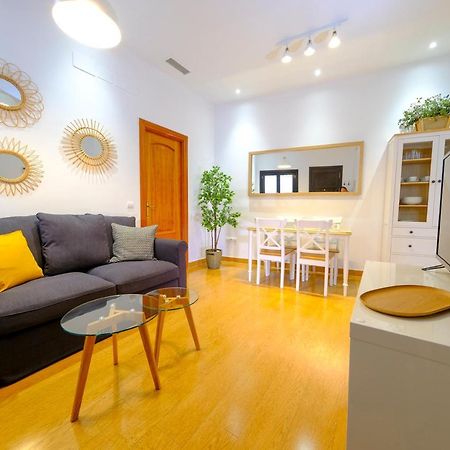 Patio Rialto Apartment Севиля Екстериор снимка