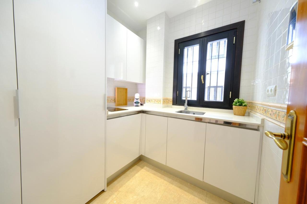 Patio Rialto Apartment Севиля Екстериор снимка