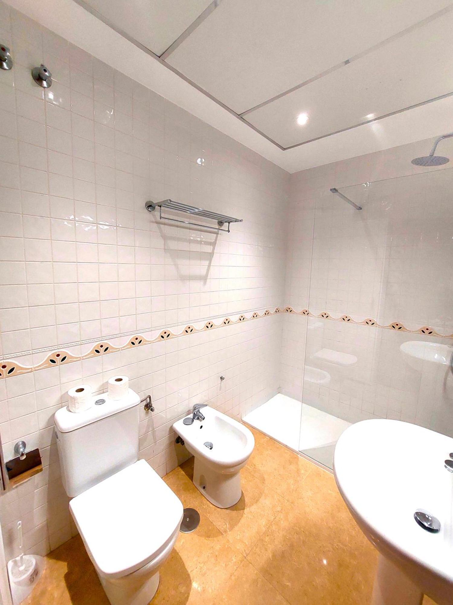 Patio Rialto Apartment Севиля Екстериор снимка